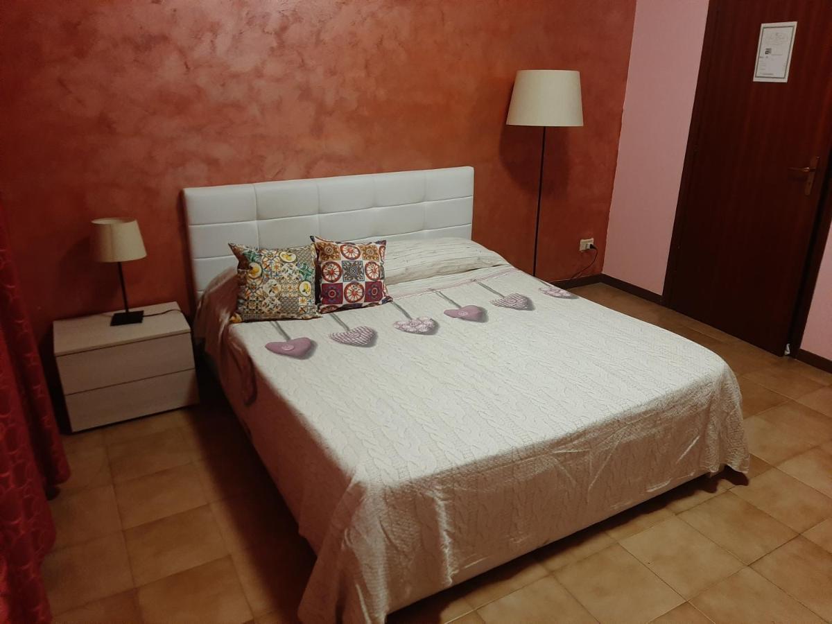 לינה וארוחת בוקר אצ'י קטנה San Nicolo House מראה חיצוני תמונה
