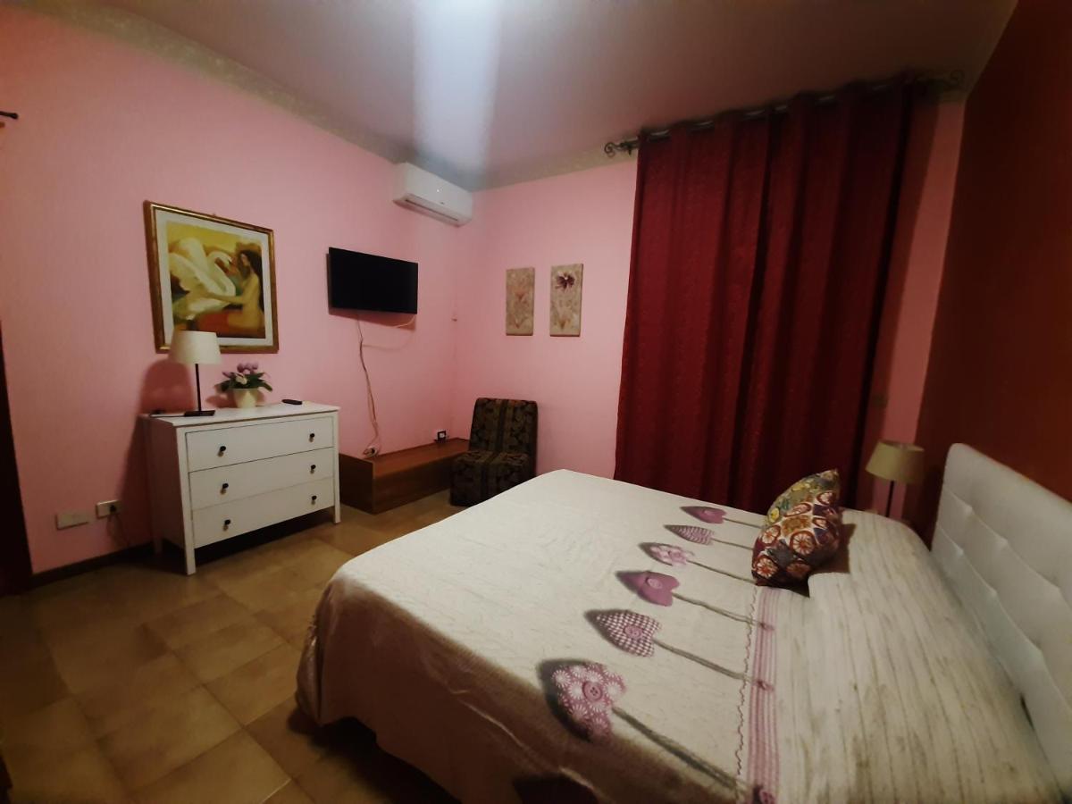 לינה וארוחת בוקר אצ'י קטנה San Nicolo House מראה חיצוני תמונה