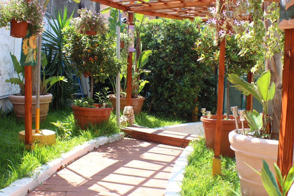 לינה וארוחת בוקר אצ'י קטנה San Nicolo House מראה חיצוני תמונה