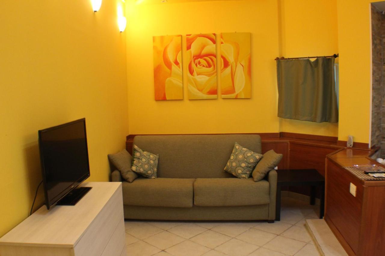 לינה וארוחת בוקר אצ'י קטנה San Nicolo House מראה חיצוני תמונה